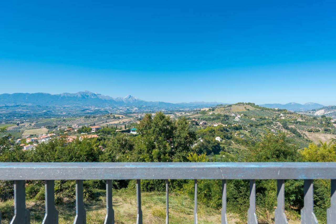 Sotto La Porta Borea Citta Sant'Angelo Bagian luar foto