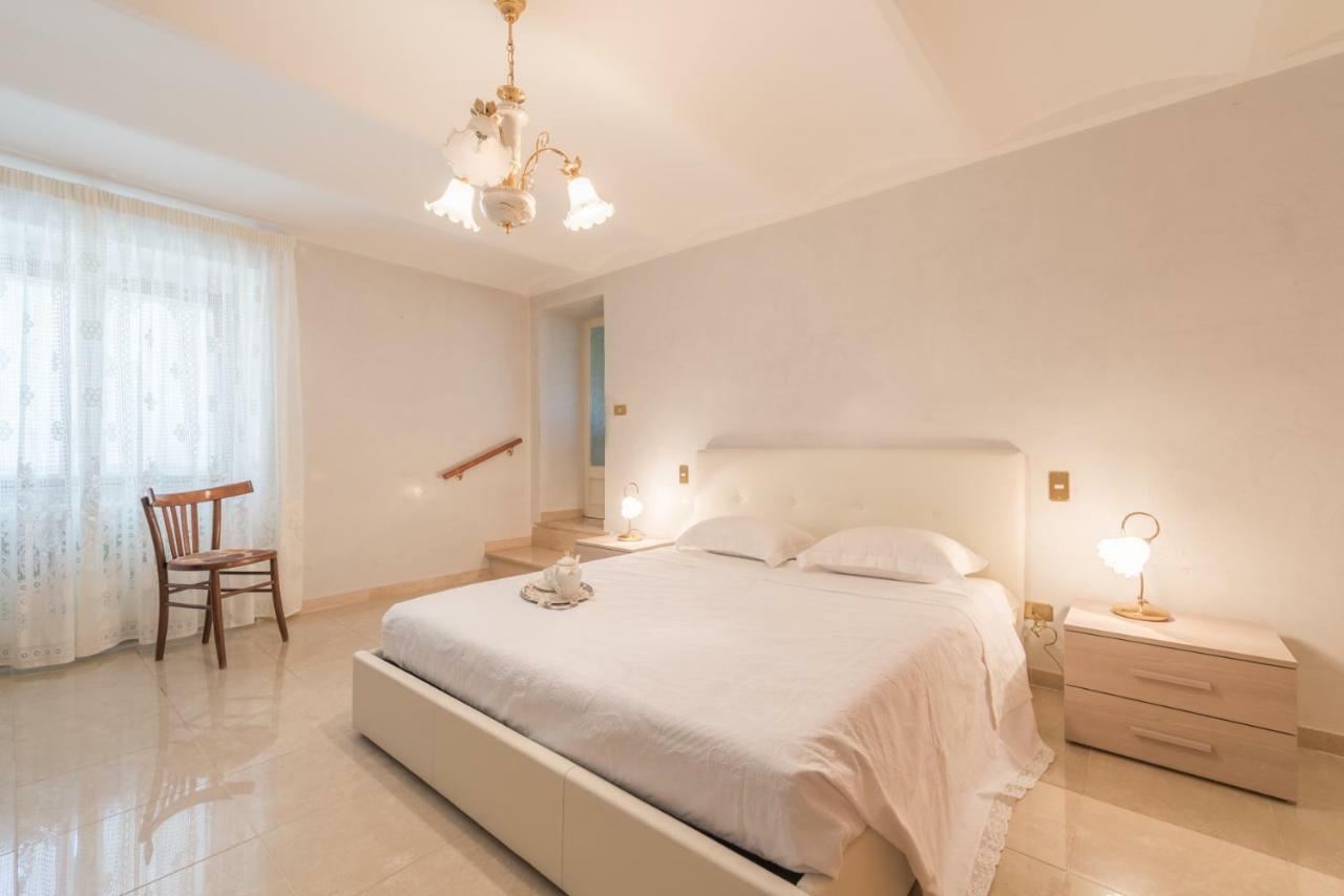 Sotto La Porta Borea Citta Sant'Angelo Bagian luar foto
